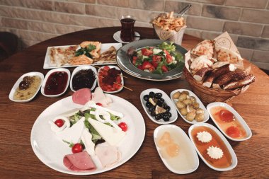 zengin ve leziz Türk Kahvaltı