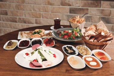 zengin ve leziz Türk Kahvaltı