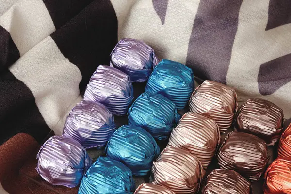 bir sürü değişik çikolatalı pralin