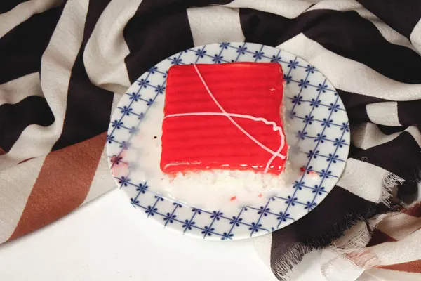 Masada lezzetli bir pasta var.