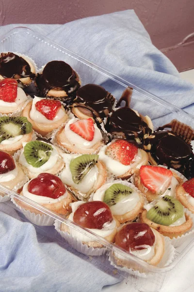 Masada lezzetli bir pasta var.