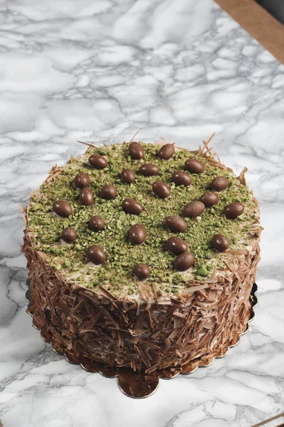 Masada lezzetli bir pasta var.