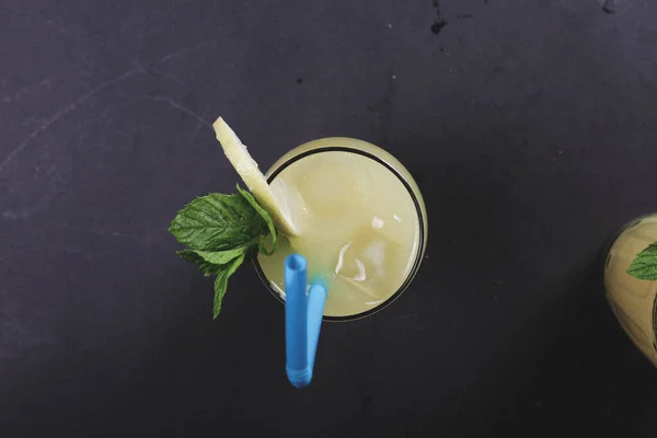 Alkohol Cocktail Drink Auf Dem Tisch Restaurant — Stockfoto