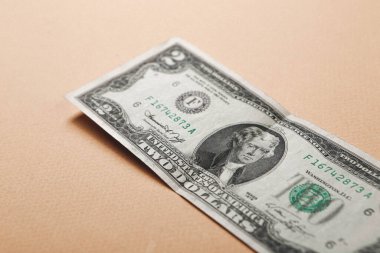 Bir sürü nakit bize dolar