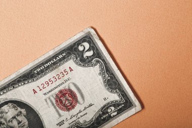 Bir sürü nakit bize dolar