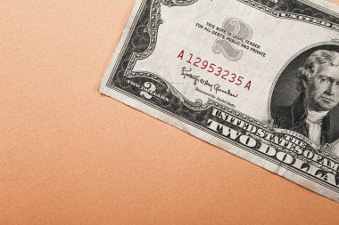 Bir sürü nakit bize dolar