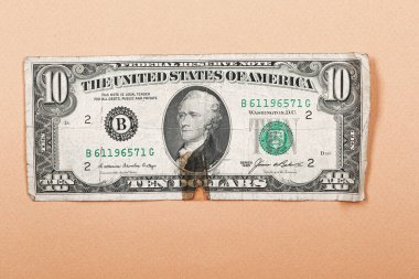 Bir sürü nakit bize dolar