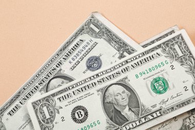 Bir sürü nakit bize dolar