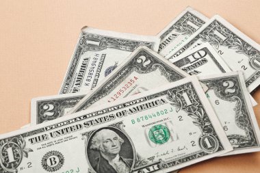 Bir sürü nakit bize dolar