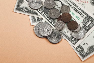 Bir sürü nakit bize dolar