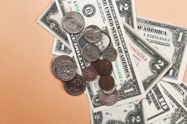 Bir sürü nakit bize dolar