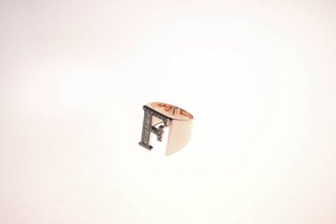 Elmas Mücevherler ve Moda Mücevherleri