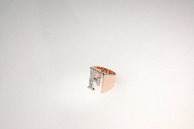 Elmas Mücevherler ve Moda Mücevherleri