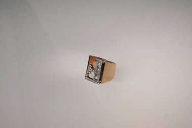 Elmas Mücevherler ve Moda Mücevherleri