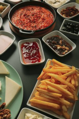 zengin ve leziz Türk Kahvaltı