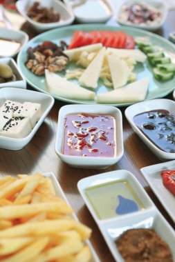 zengin ve leziz Türk Kahvaltı