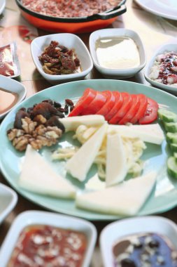 zengin ve leziz Türk Kahvaltı