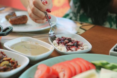zengin ve leziz Türk Kahvaltı