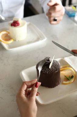 Masada lezzetli bir pasta var.