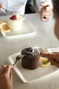 Masada lezzetli bir pasta var.