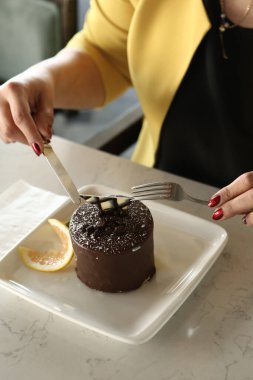 Masada lezzetli bir pasta var.