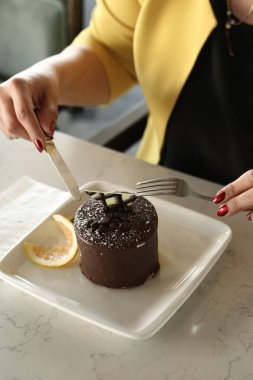 Masada lezzetli bir pasta var.