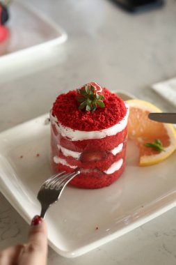 Masada lezzetli bir pasta var.