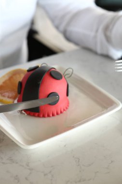 Masada lezzetli bir pasta var.