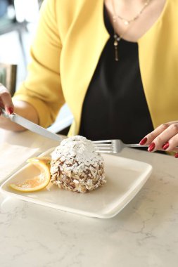 Masada lezzetli bir pasta var.