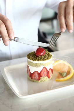 Masada lezzetli bir pasta var.