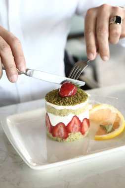 Masada lezzetli bir pasta var.