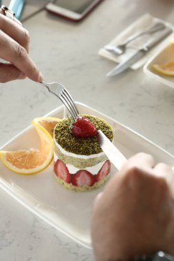 Masada lezzetli bir pasta var.