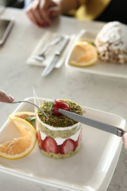 Masada lezzetli bir pasta var.