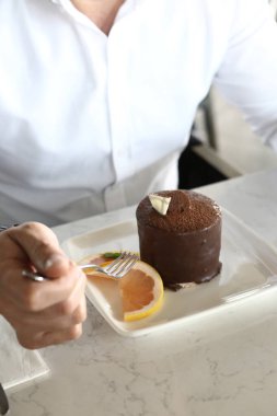 Masada lezzetli bir pasta var.