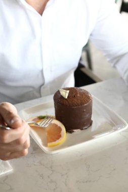 Masada lezzetli bir pasta var.