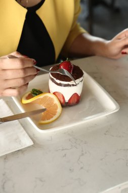 Masada lezzetli bir pasta var.