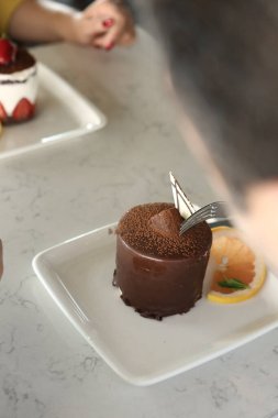 Masada lezzetli bir pasta var.