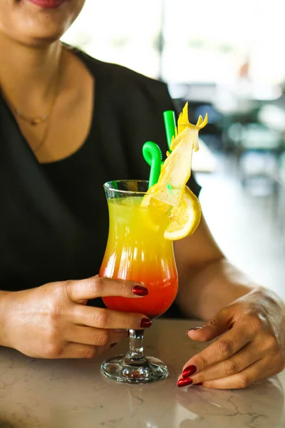 Bebida Coquetel Álcool Mesa Restaurante — Fotografia de Stock