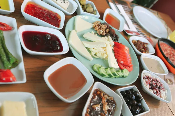 zengin ve leziz Türk Kahvaltı