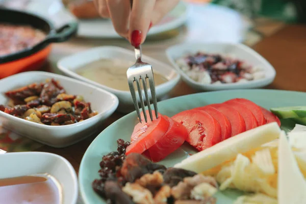 zengin ve leziz Türk Kahvaltı