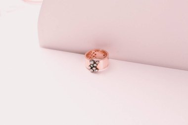 Elmas Mücevherler ve Moda Mücevherleri