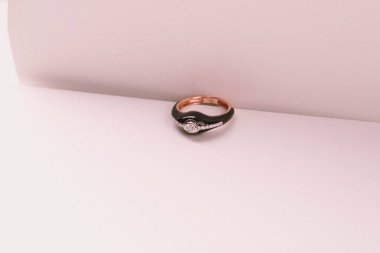 Elmas Mücevherler ve Moda Mücevherleri