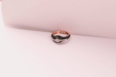 Elmas Mücevherler ve Moda Mücevherleri