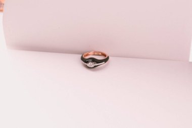 Elmas Mücevherler ve Moda Mücevherleri