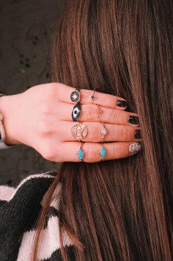 Elmas Mücevherler ve Moda Mücevherleri