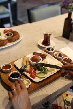 zengin ve leziz Türk Kahvaltı