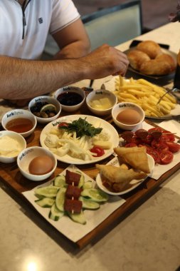 zengin ve leziz Türk Kahvaltı