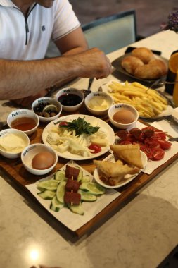 zengin ve leziz Türk Kahvaltı