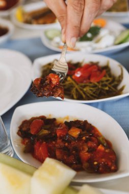 Geleneksel Türk ve Yunan yemek meze masası