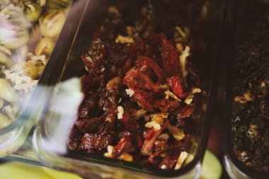 Geleneksel Türk ve Yunan yemek meze masası